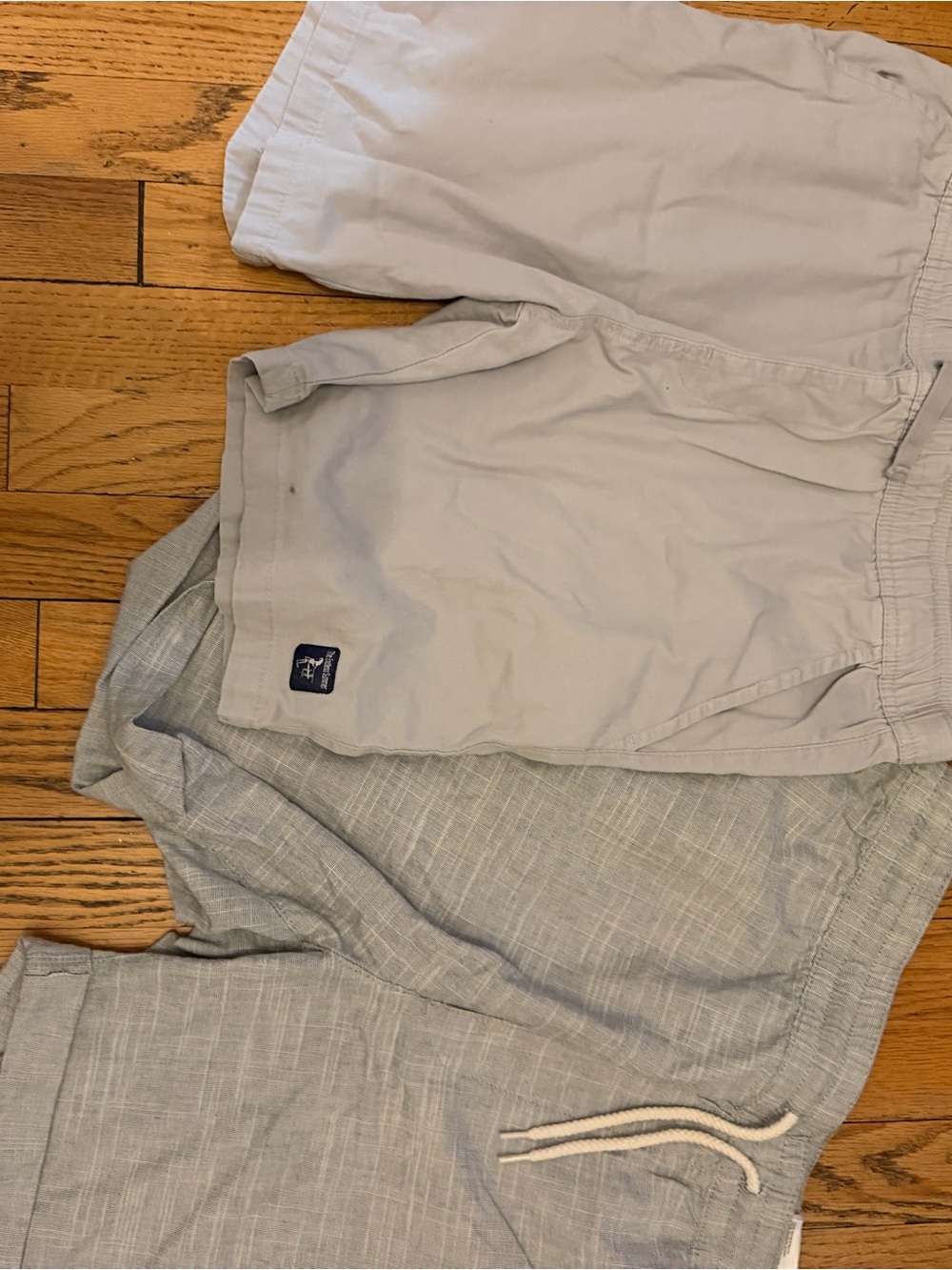 Men’s khaki shorts